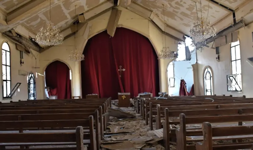 Igreja Tal Tawil atingida por bombardeios em 2015, quando o Estado Islâmico atacou aldeias assí...