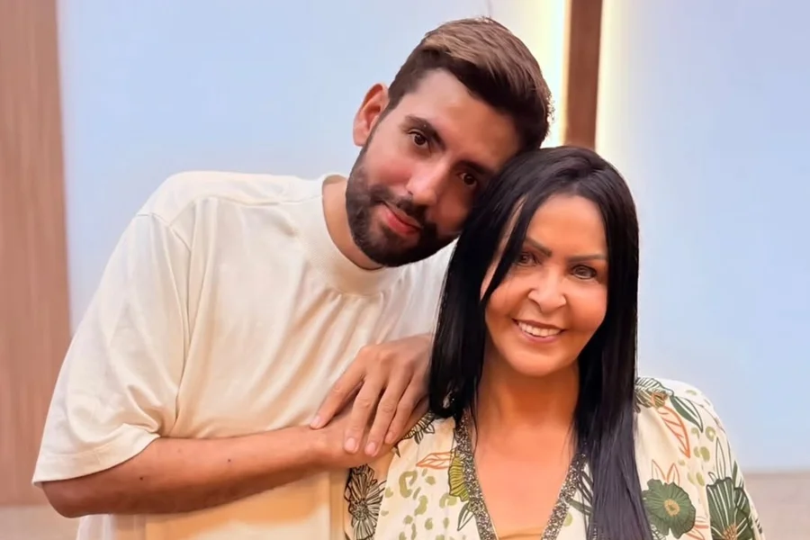 Cantora Shirley Carvalhaes e seu filho, Weslley Carvalhaes (Foto: Reprodução/ Redes sociais)